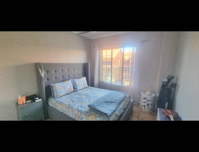 2 BEDROOM TOWNHOUSE FOR SALE IN AMBERFIELD